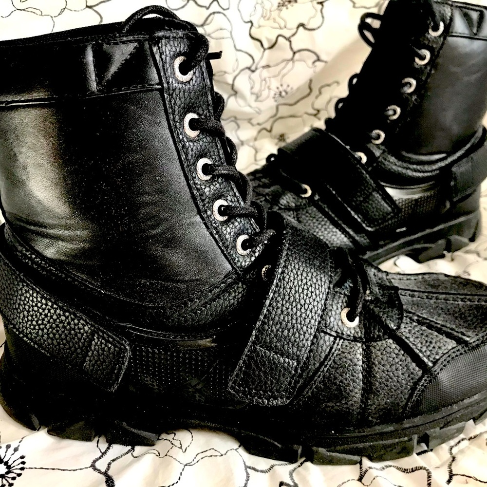NAUTICA outdoor BLK weather boots. Warm and dry size 8 adjustable waterproof.